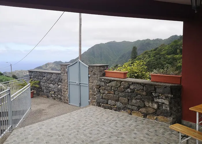 House In The Montain Casa Do Cabeco 度假居 *