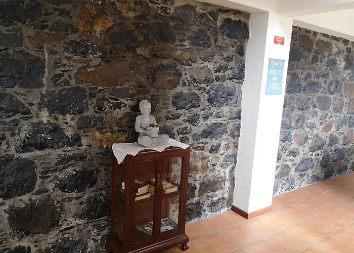 House In The Montain Casa Do Cabeco * Machico (Madeira)